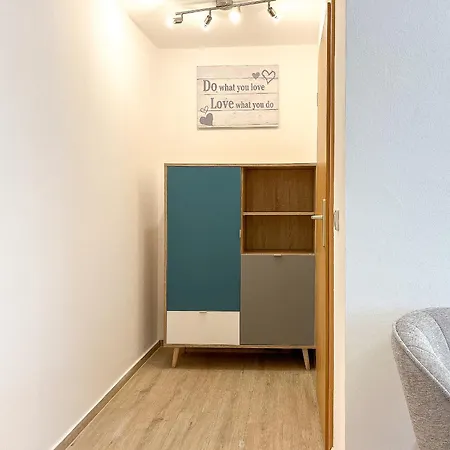 Triton Souterrain 10 Apartment *